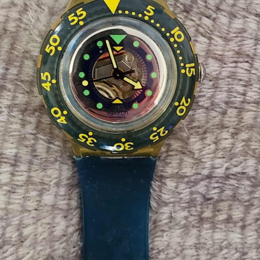 Swatch Scuba 200 Divine with the  number SDN102 Yellow and Blue Dive Watch